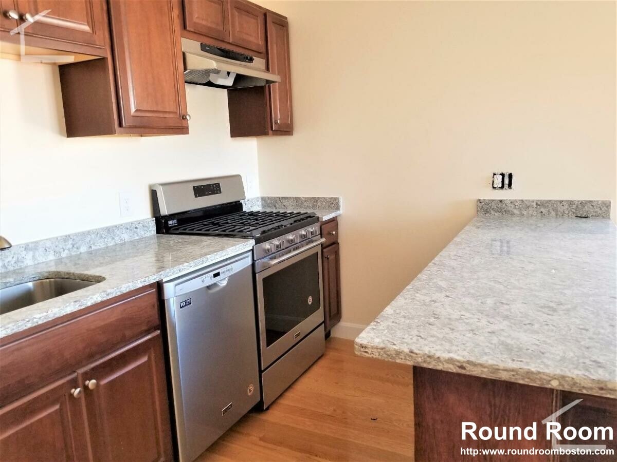 Building Photo - 23 Weitz St