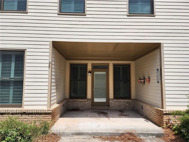 Building Photo - 4045 Brookview Dr