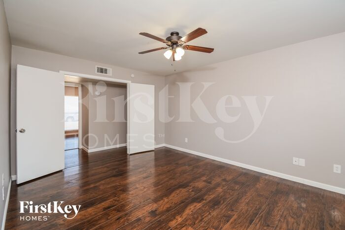 Building Photo - 8725 W Ironwood Dr
