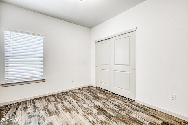 Building Photo - 6557 Toivoa Pl