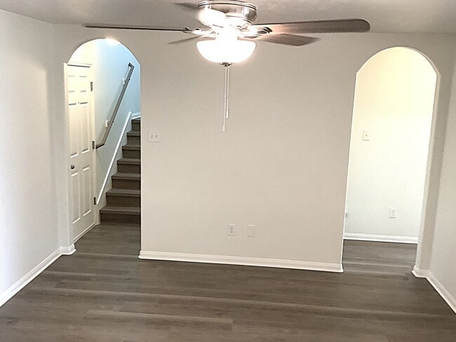 Building Photo - 910 Redcrest Springs Ct