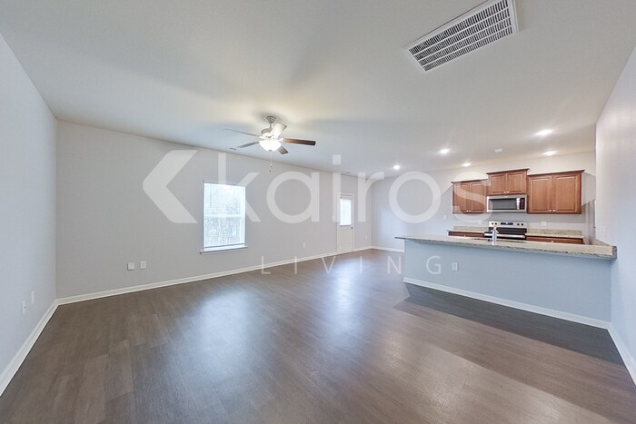 Building Photo - 1040 Pilgrim Ln