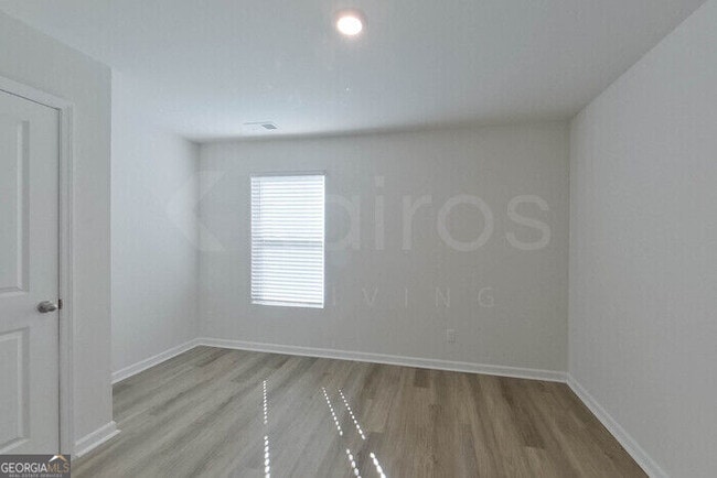 Building Photo - 112 Overstreet Way
