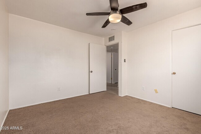 Building Photo - 1407 E El Camino Dr