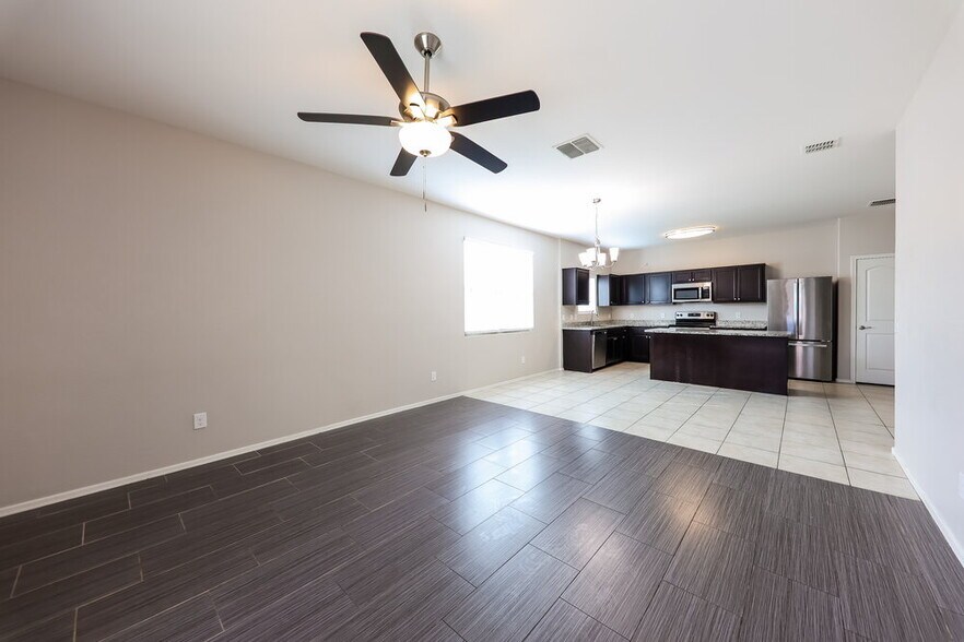 Building Photo - 6981 S Blue Hills Dr