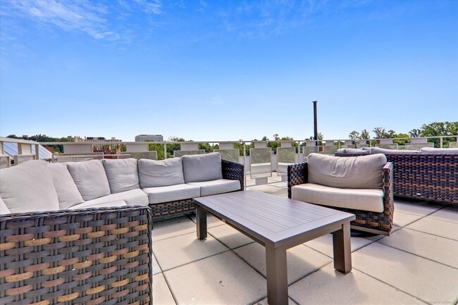 Building Photo - 4000 Tunlaw Rd NW