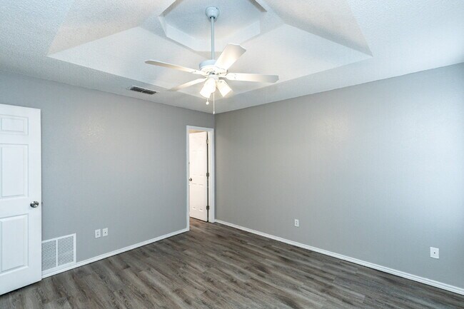 Building Photo - Stylish Finishes and a Spacious Backyard in South Lubbock