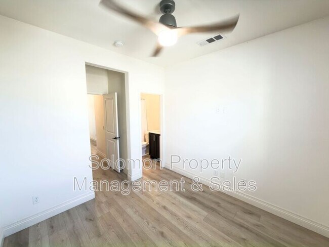 Building Photo - 4336 Harbor Way