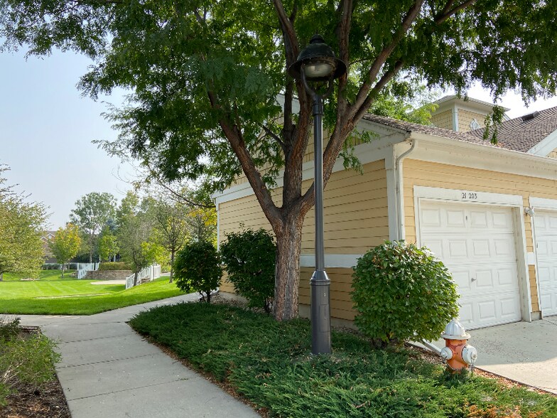 Building Photo - 2059 Grays Peak Dr