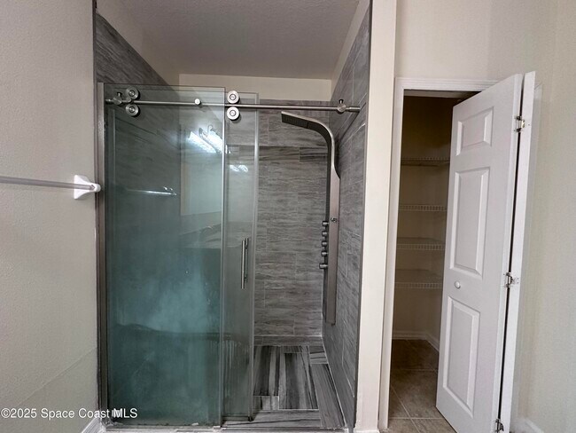 Building Photo - 1526 Litchfield Dr