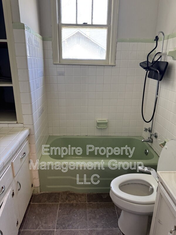 Building Photo - 1313 Campbell St