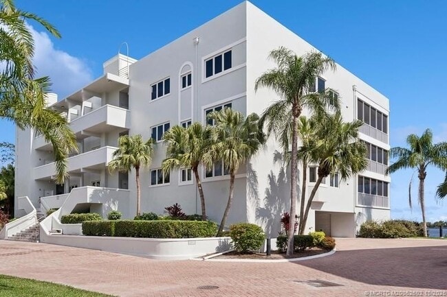 Building Photo - 1130 SW Chapman Way