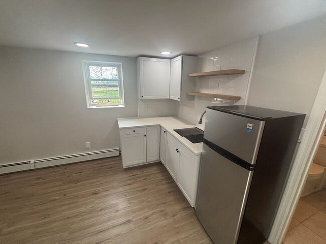 Building Photo - 1159 Joselson Ave