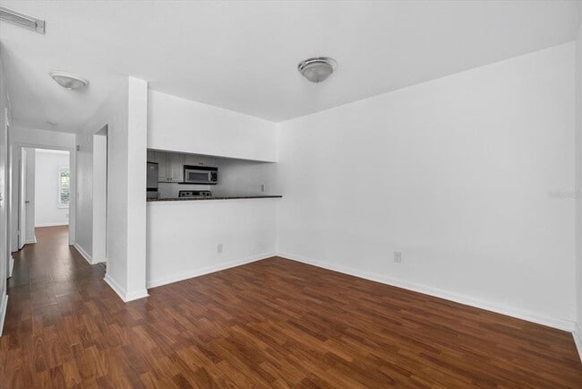 Building Photo - 5440 S MacDill Ave