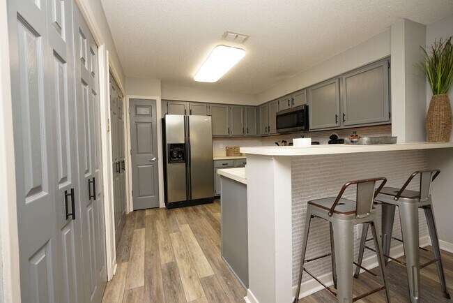 Building Photo - 55 Bay Dr