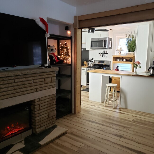 Building Photo - 27 Norton St