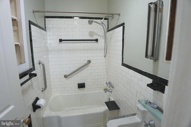 Building Photo - 1000 Edmondson Ave