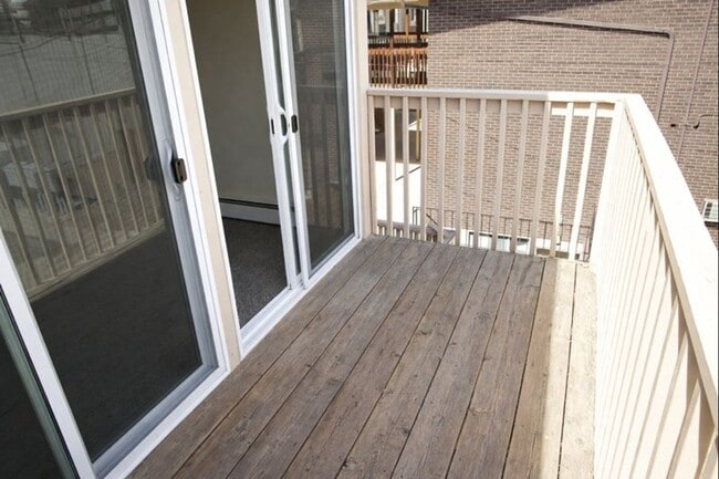 Building Photo - Updates, Simple Utilities, Awesome South Central Location - Maple Tree Apartments