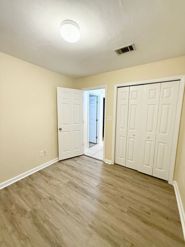 Building Photo - Available NOW 3BD / 2BA Home For Rent!!