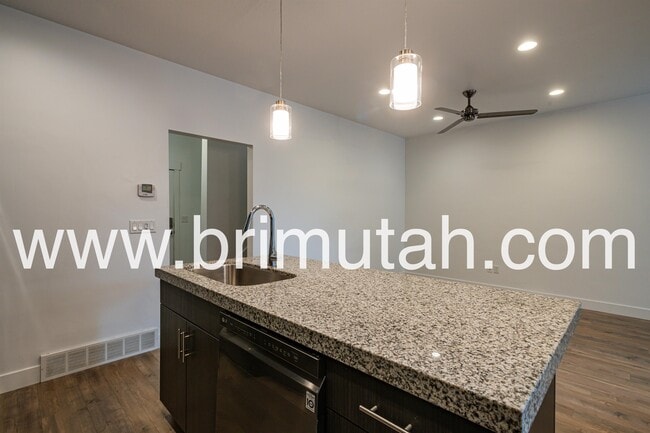 Building Photo - 9196 S Holiday Bowl Ct