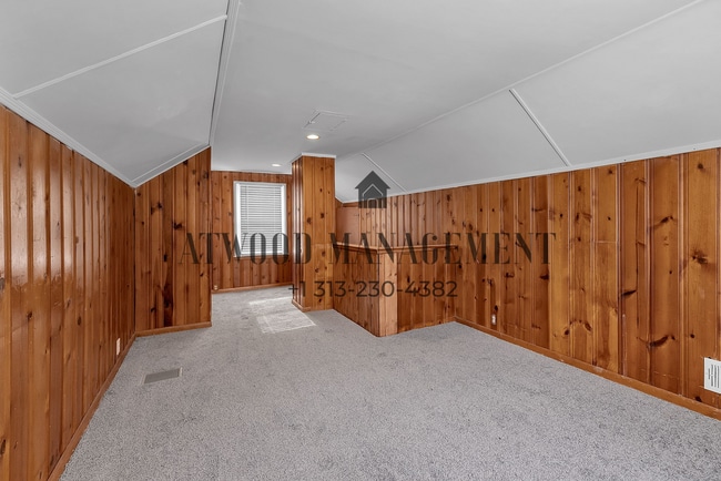 Building Photo - This beautifully updated 3-bedroom, 1-bath single-family home is ready for move-in!