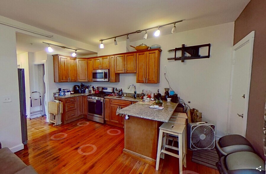 Primary Photo - 237 Norfolk St