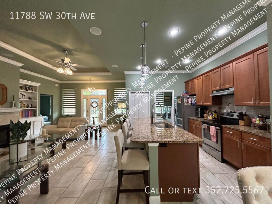 Building Photo - 11788 SW 30th Ave