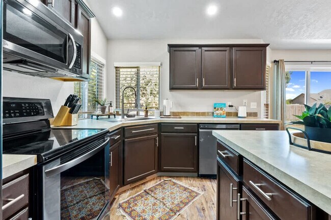 Building Photo - 3912 E Clear Springs Dr.