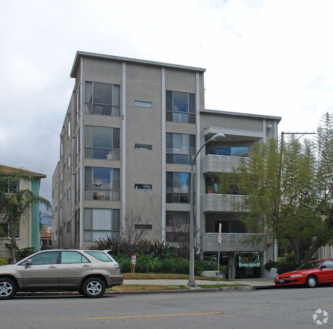 Building Photo - Roxbury Manor