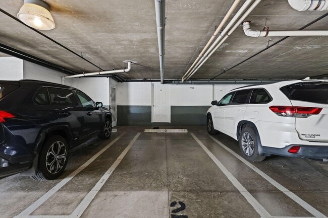 Building Photo - 250 NE 3rd Ave