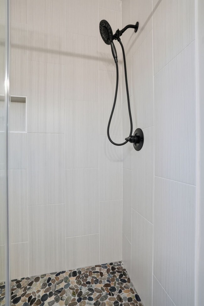 Building Photo - 32 Moore Dr