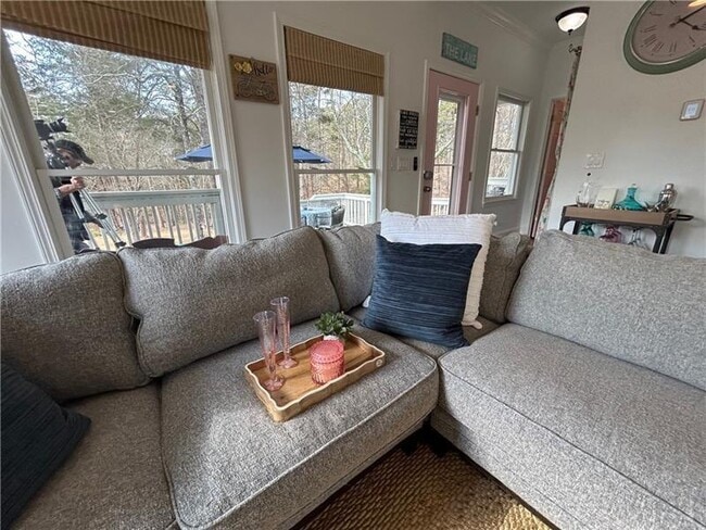 Building Photo - 4060 Merritt Dr