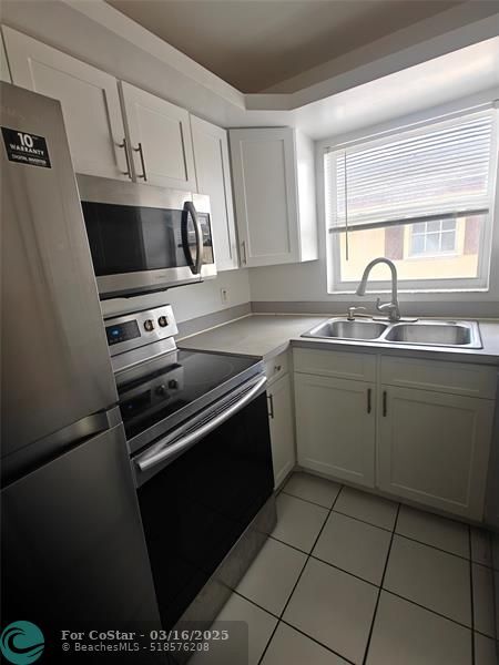 Building Photo - 2914 NW 89th Terrace