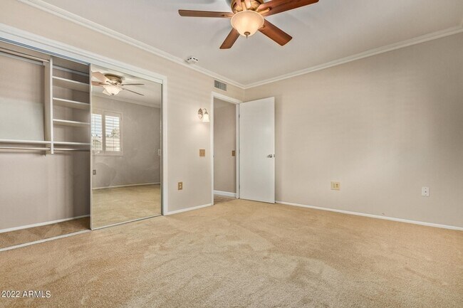 Building Photo - Your Oasis Awaits!