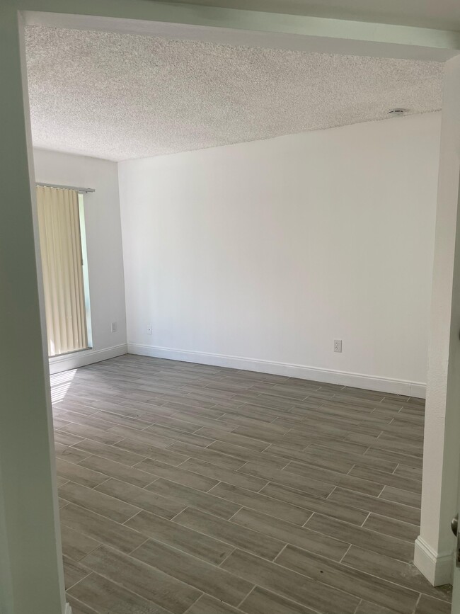 Building Photo - 4364 Aqua Vista Dr