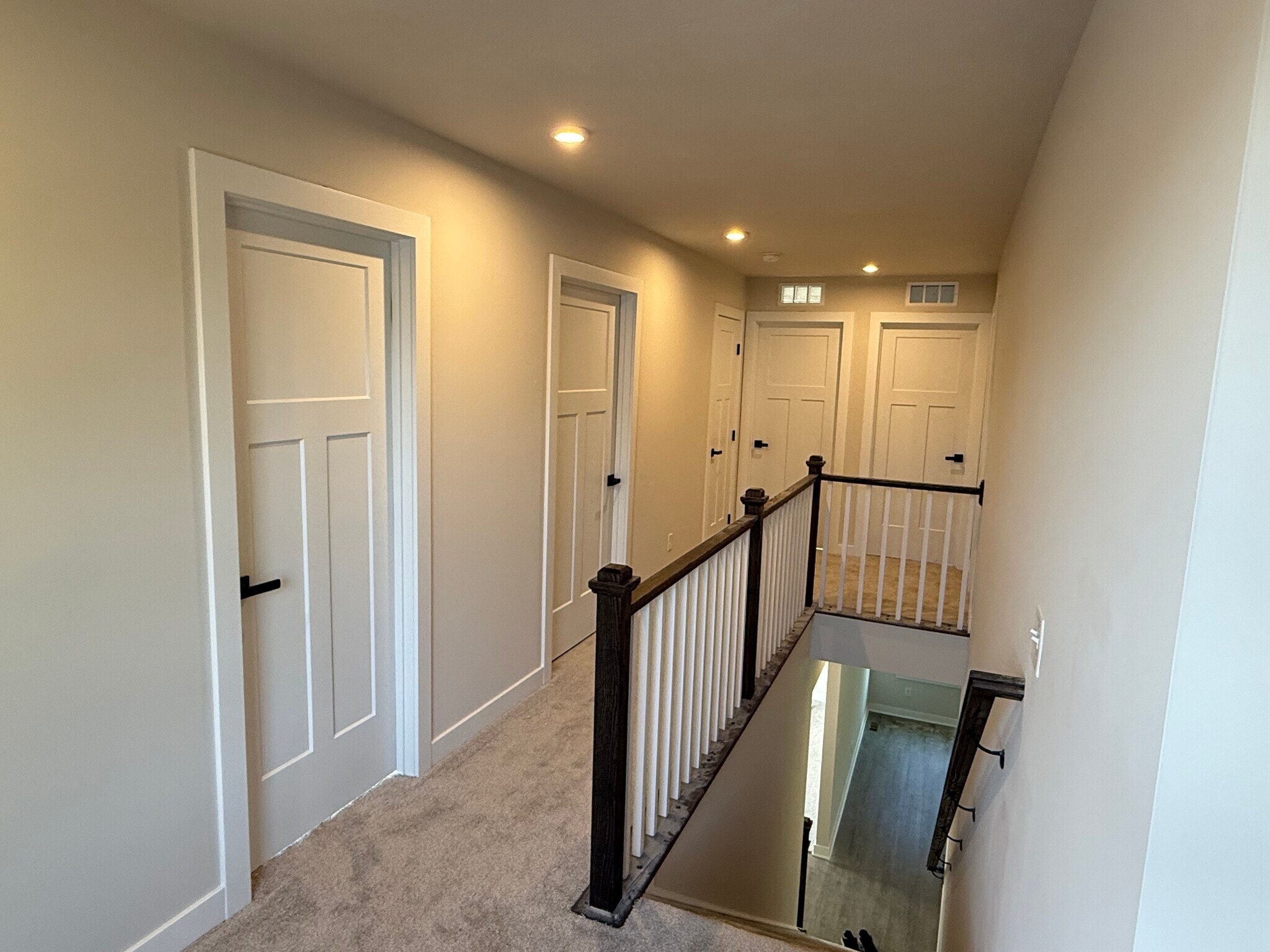 Building Photo - 801 Miramar Ln