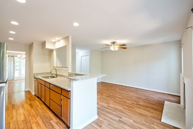 Building Photo - 16 Casino Ct