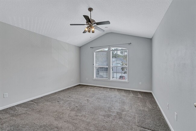 Building Photo - ***TWO WEEKS FREE*** Stylish 3BR Townhome with Garage & Walk-In Closet