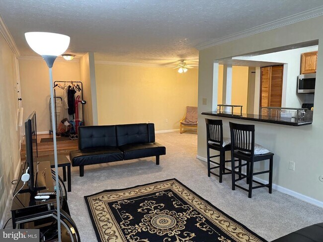 Building Photo - 7925 Mandan Rd