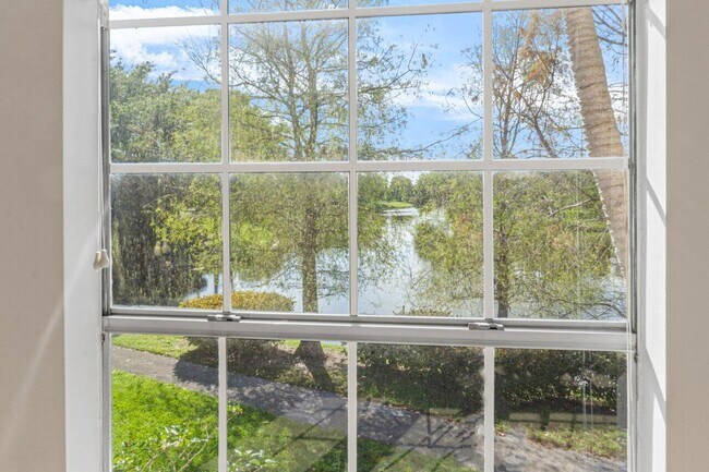 Building Photo - 1165 Crystal Way