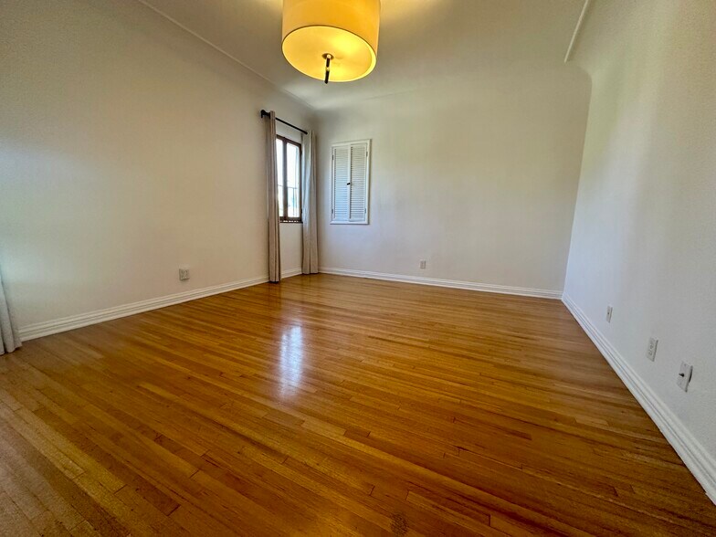 Second bedroom - 1160 S Crescent Heights Blvd