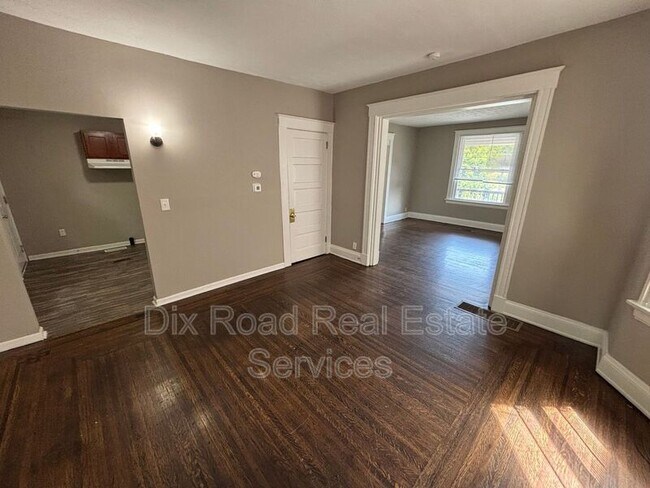 Building Photo - 2215 Mcgregor Pl