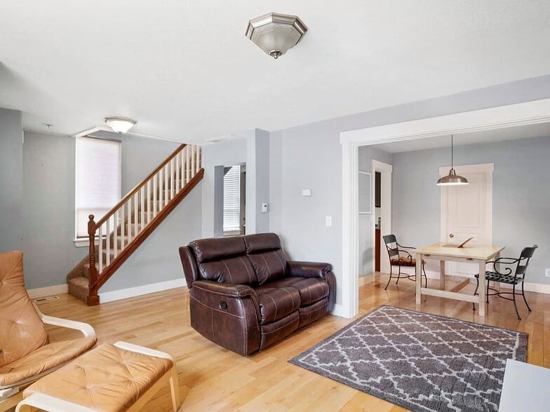 Building Photo - 1860 S 800 E