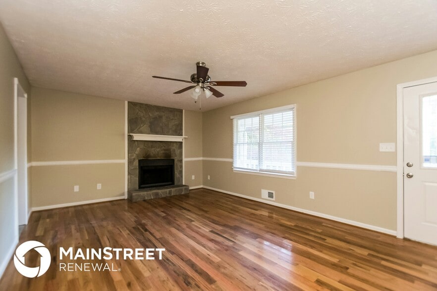 Building Photo - 371 Indian Hills Dr