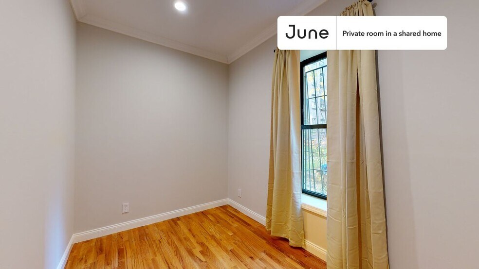 Building Photo - Room in Shared 3 bed/1 bath home