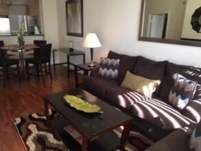 Building Photo - Meridian Upgraded Top Floor 1 Bed | 1 Bath Unit (Vinyl Flooring in Bedroom Area)