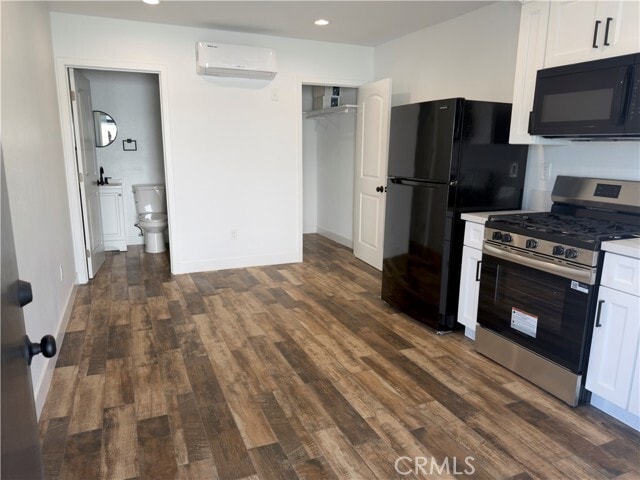 Building Photo - 523-522 W 78th St