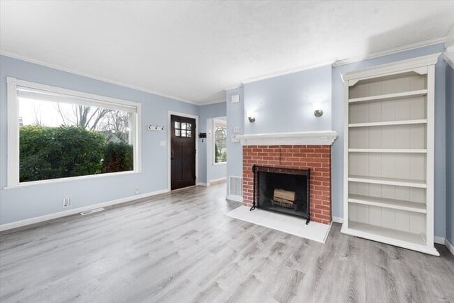 Building Photo - 657 22nd Ave