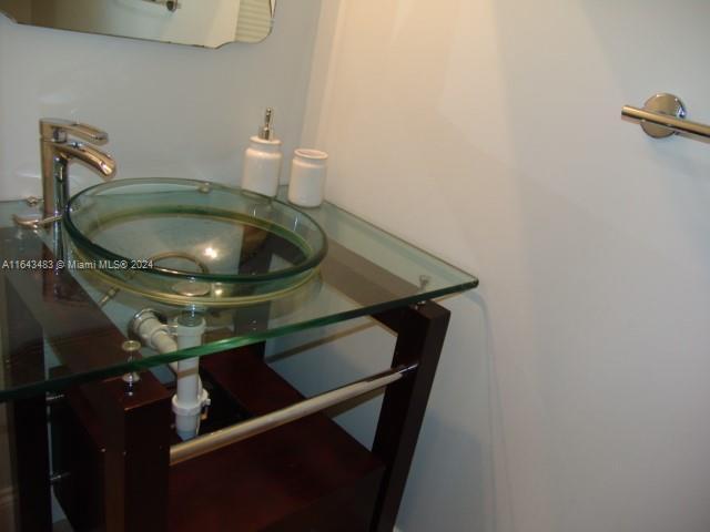 Building Photo - 802 NE 27th Ave