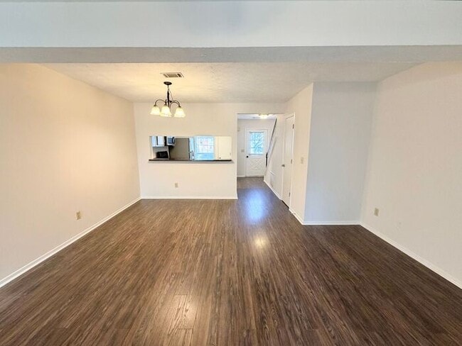 Building Photo - Gorgeous Doraville 2 Bed-2.5 Bath Townhouse, Roommate Floor plan!